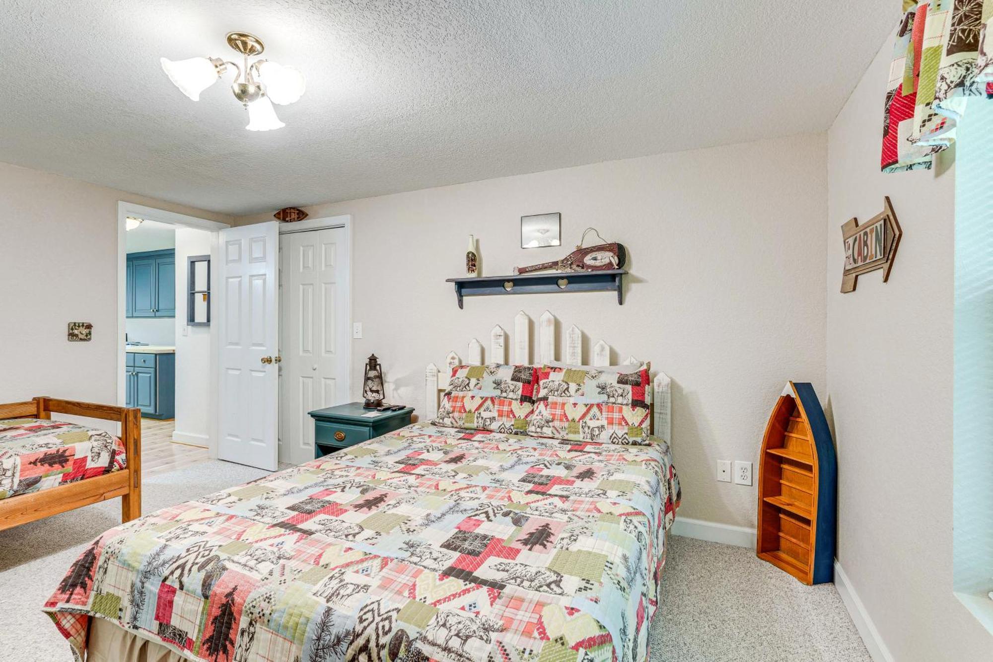 Secluded Cabin With Porch - 7 Miles To Lake Chatuge! Hayesville Esterno foto