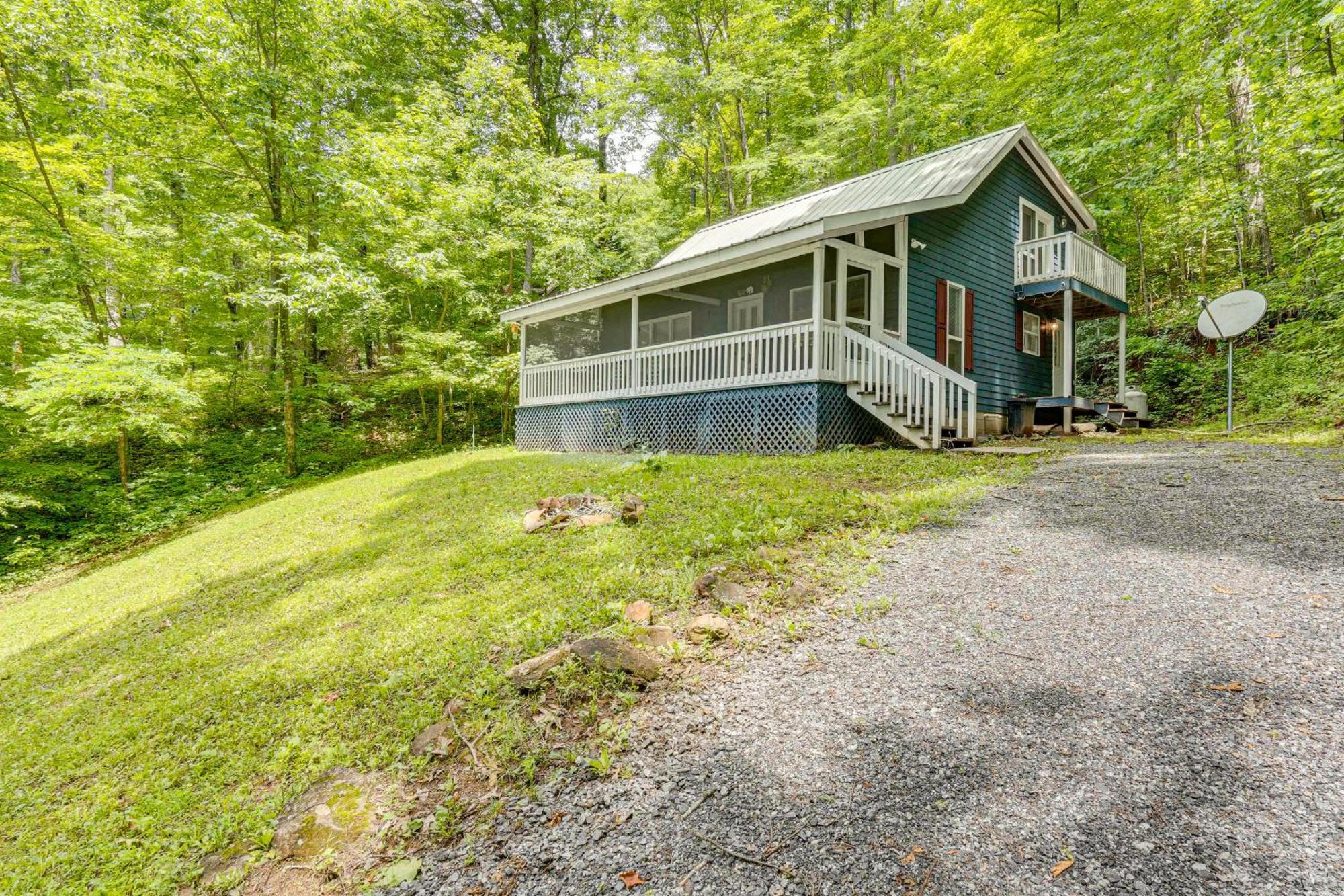 Secluded Cabin With Porch - 7 Miles To Lake Chatuge! Hayesville Esterno foto