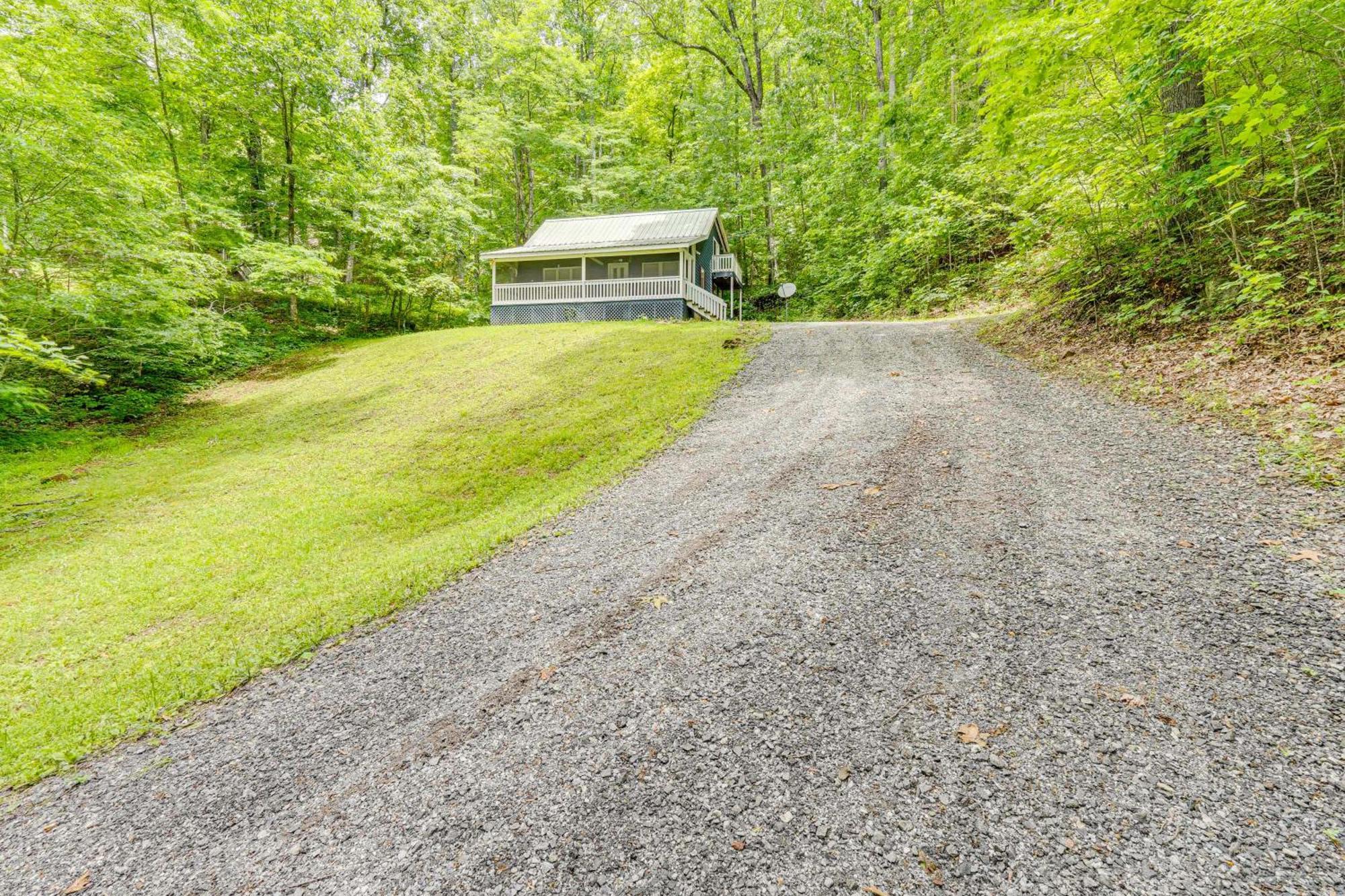 Secluded Cabin With Porch - 7 Miles To Lake Chatuge! Hayesville Esterno foto